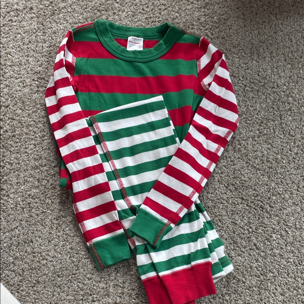 EUC kids 6-7 Hanna Andersson Red and Green Striped Pajama Set